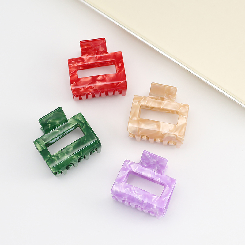 Quadratischer leerer Acetat-Haarklammerclip in der Mitte